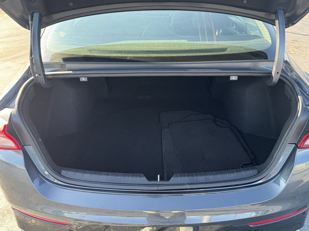 2023 Kia K5 Image 34