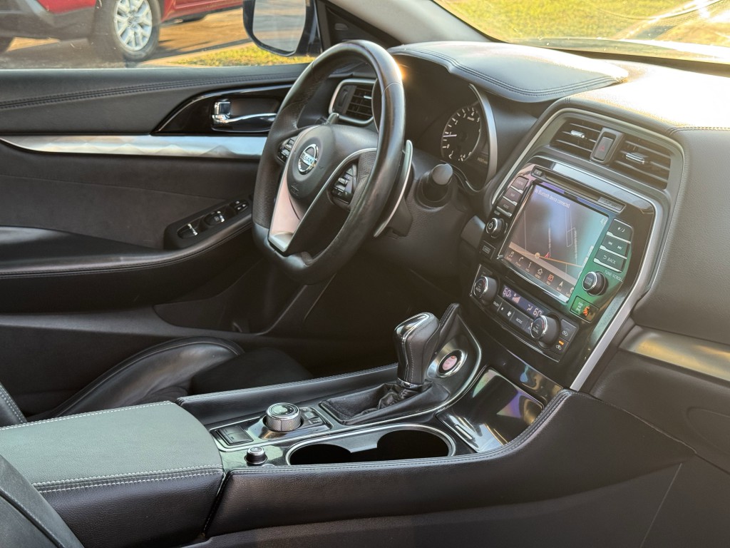 2016 Nissan Maxima Image 12