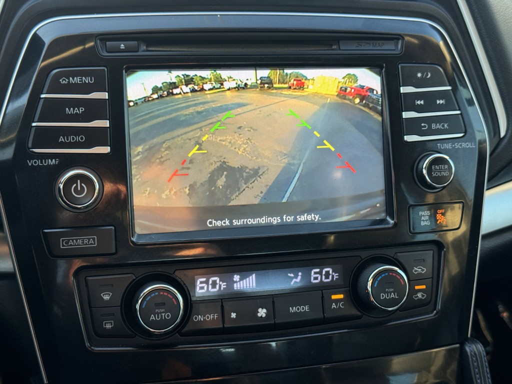 2016 Nissan Maxima Image 17