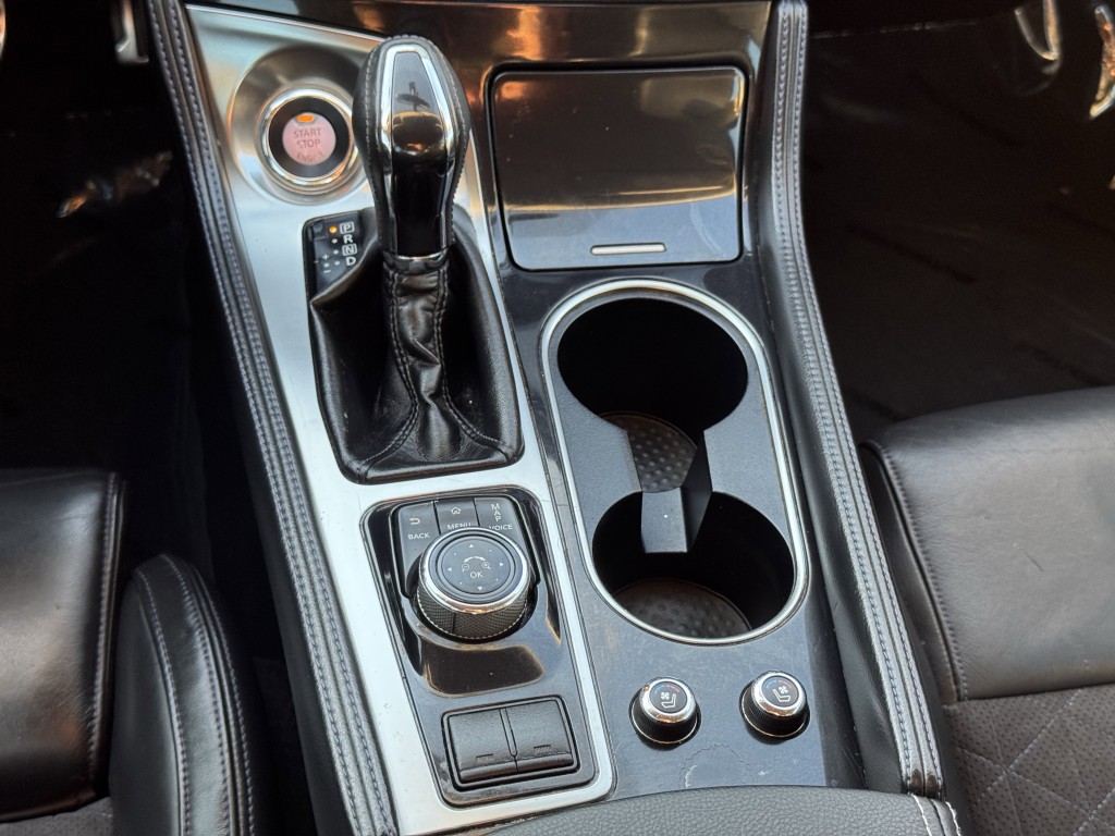 2016 Nissan Maxima Image 18