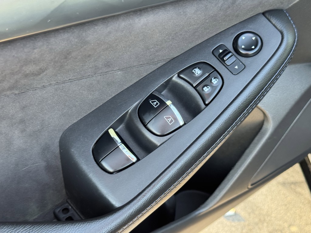 2016 Nissan Maxima Image 19
