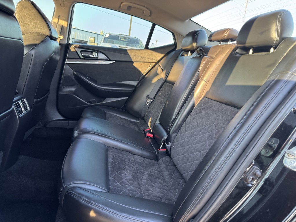 2016 Nissan Maxima Image 23
