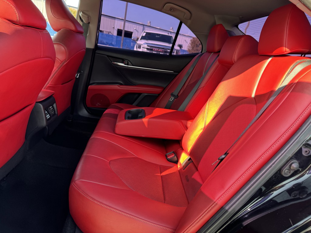2021 Toyota Camry Image 25