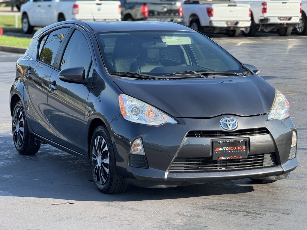2014 Toyota Prius Image 3