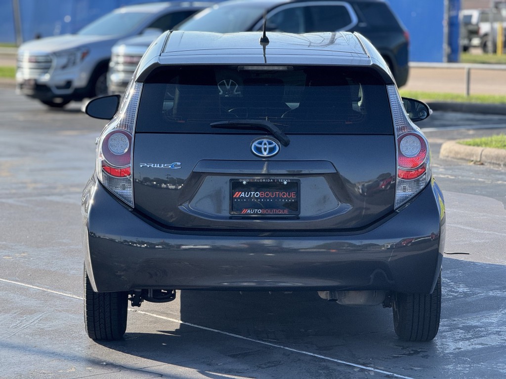 2014 Toyota Prius Image 6