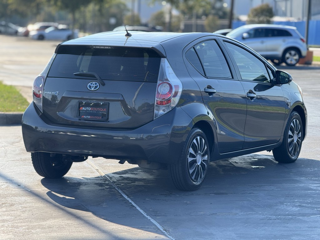 2014 Toyota Prius Image 9