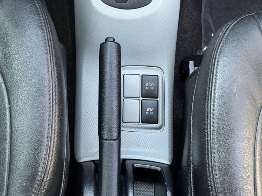 2014 Toyota Prius Image 17