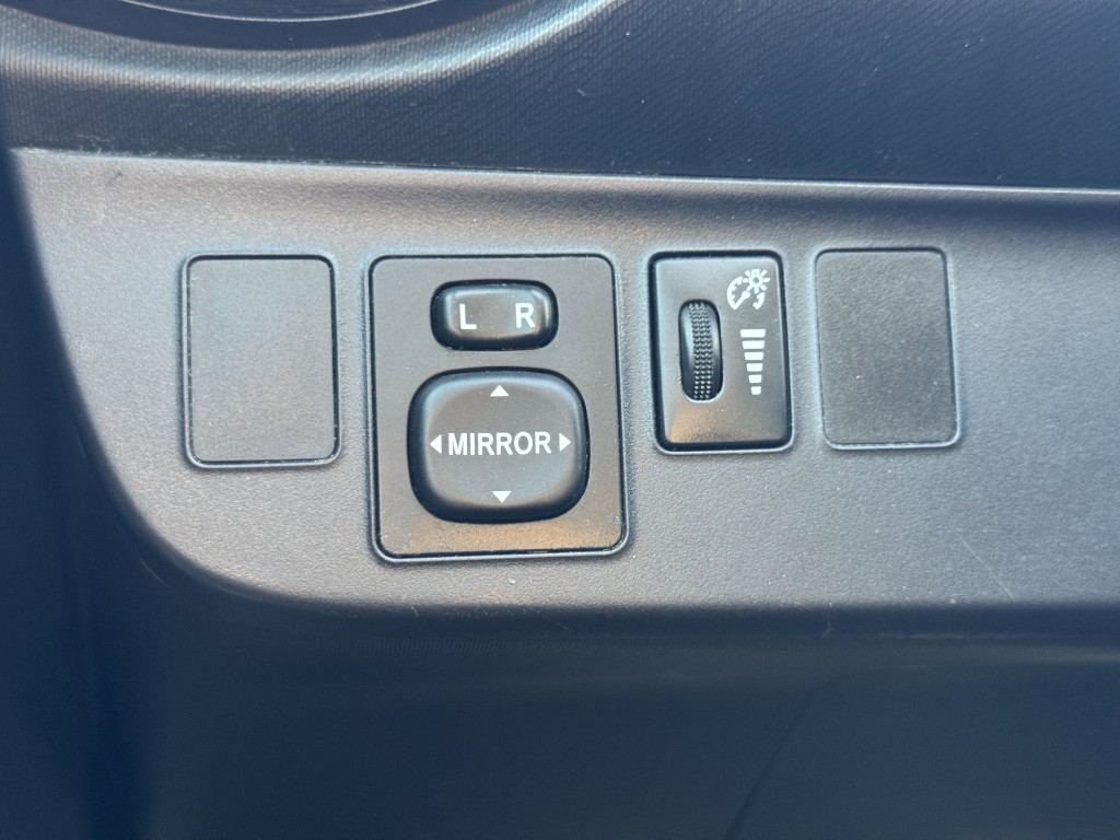 2014 Toyota Prius Image 18