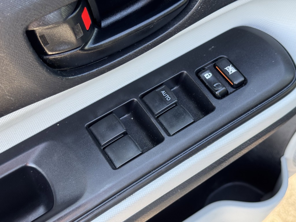 2014 Toyota Prius Image 19