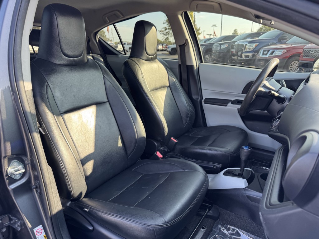 2014 Toyota Prius Image 21