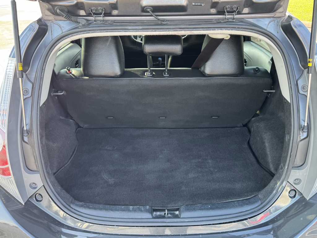 2014 Toyota Prius Image 24