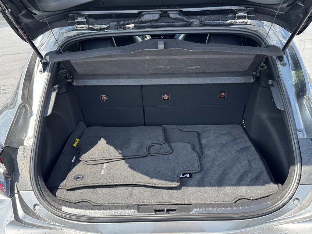 2023 Toyota Corolla Image 32