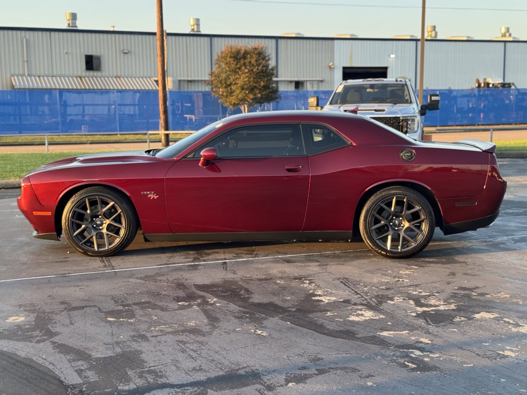 2017 Dodge Challenger Image 10