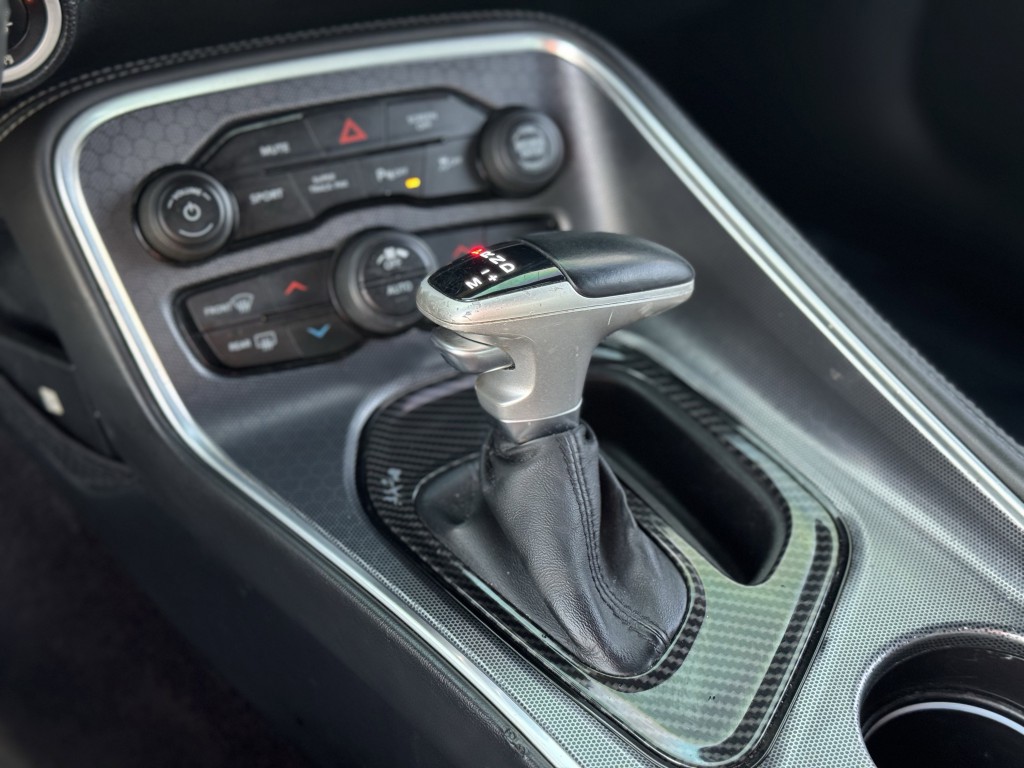 2017 Dodge Challenger Image 19