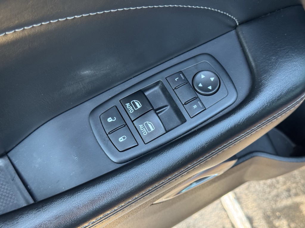 2017 Dodge Challenger Image 20