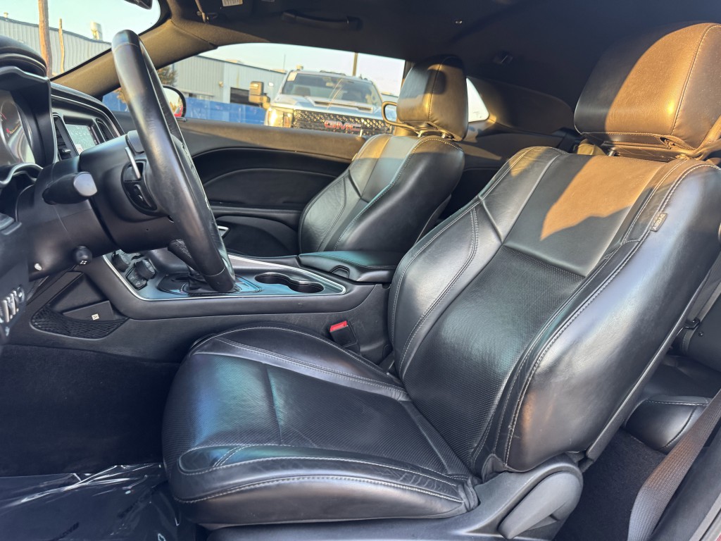 2017 Dodge Challenger Image 21