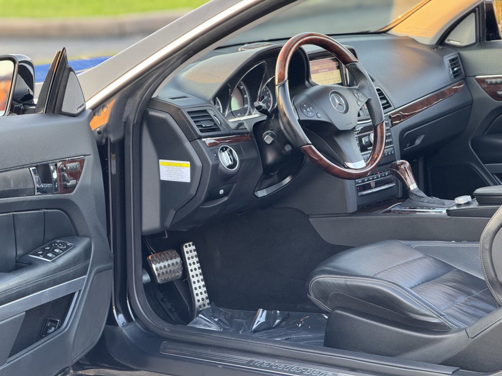 2011 Mercedes-Benz E-Class Image 14