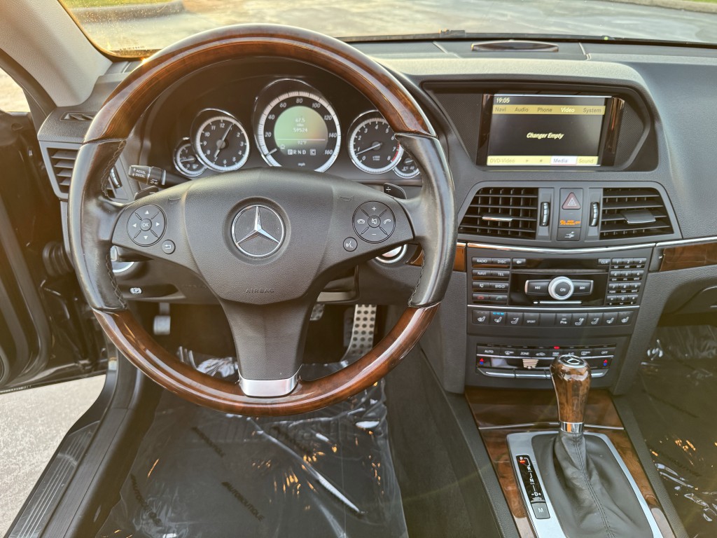 2011 Mercedes-Benz E-Class Image 16