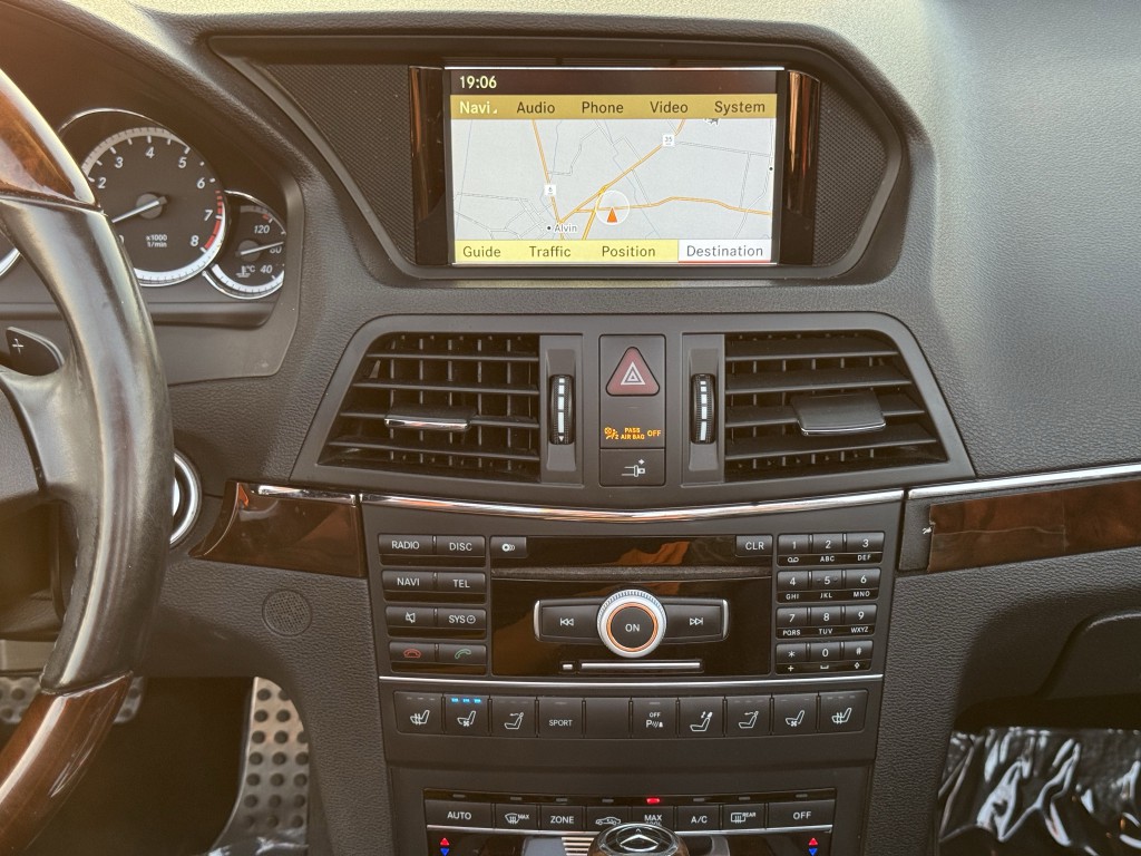 2011 Mercedes-Benz E-Class Image 21