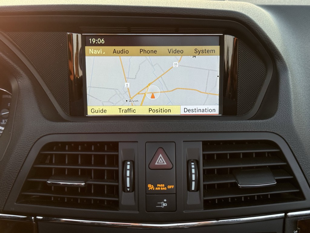2011 Mercedes-Benz E-Class Image 22