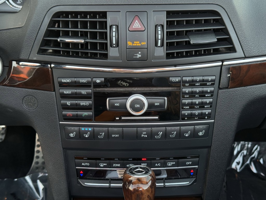 2011 Mercedes-Benz E-Class Image 24
