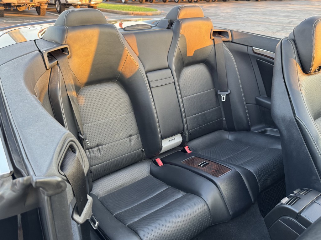 2011 Mercedes-Benz E-Class Image 32