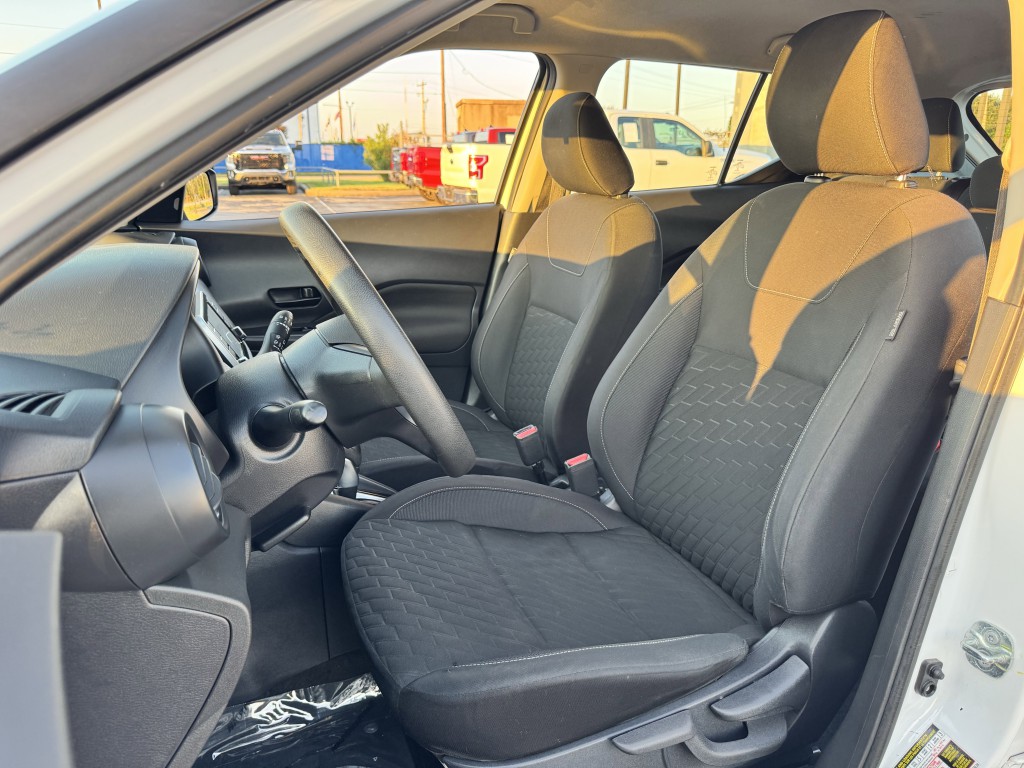 2021 Nissan Kicks Image 24