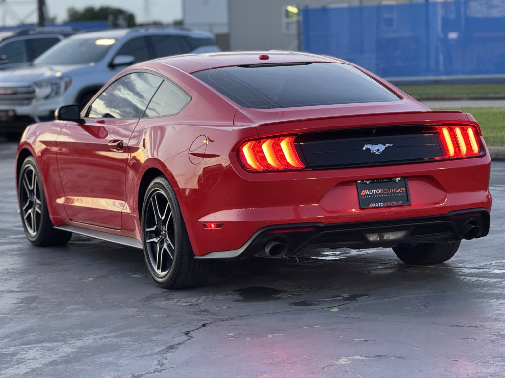 2019 Ford Mustang Image 8