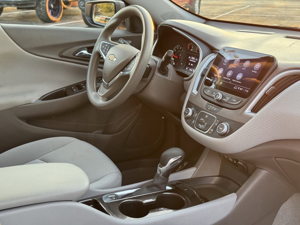 2023 Chevrolet Malibu Image 13