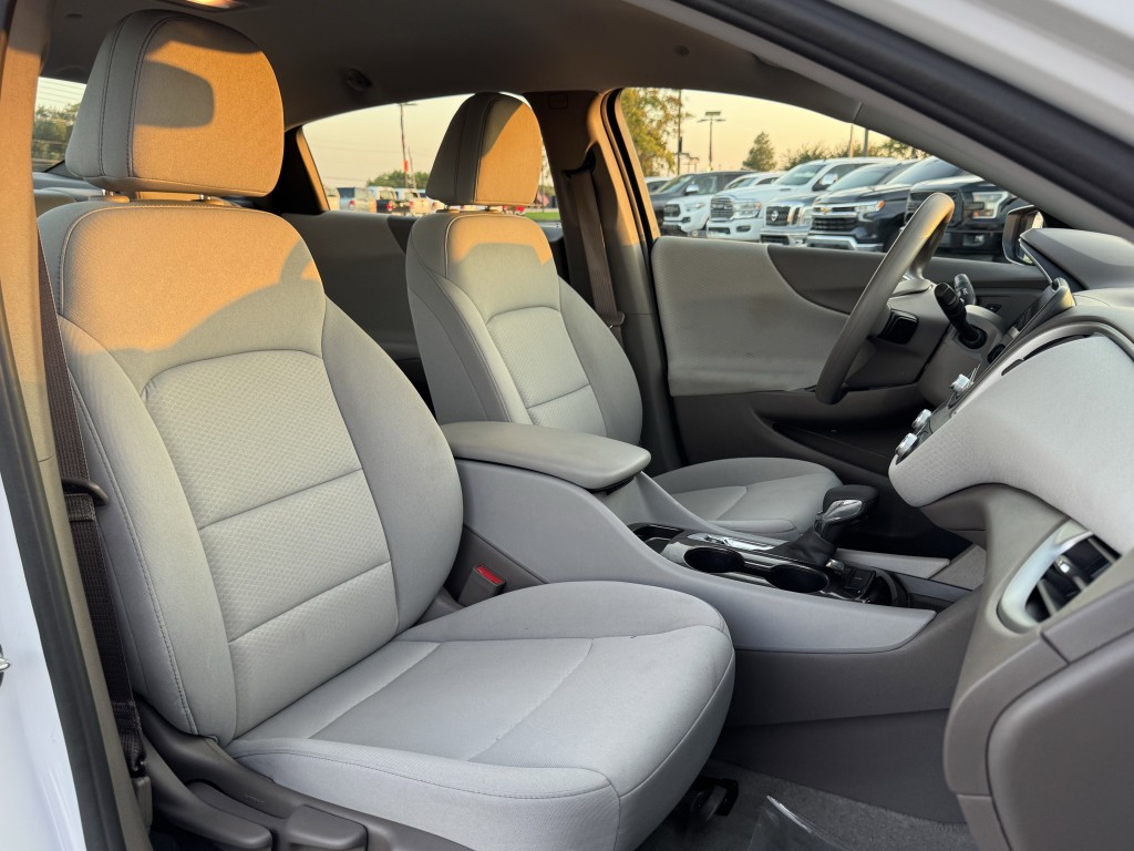 2023 Chevrolet Malibu Image 24