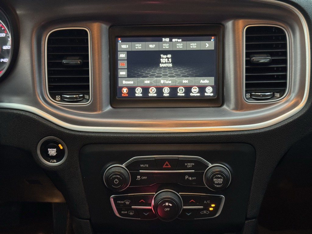 2022 Dodge Charger Image 17