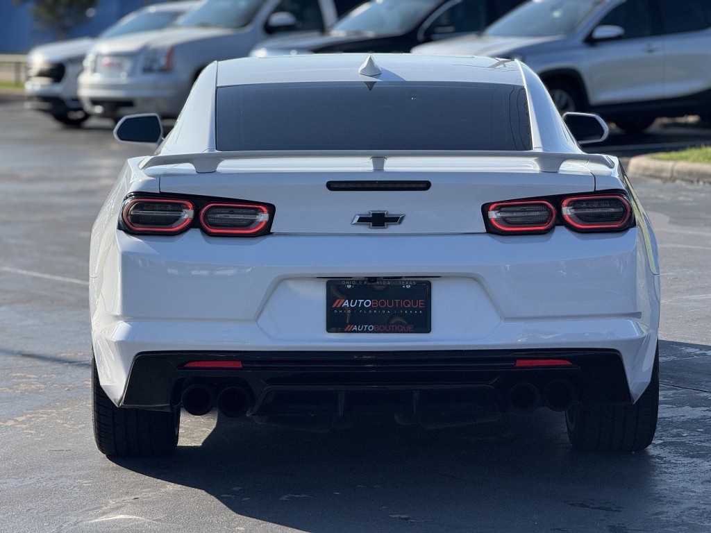 2023 Chevrolet Camaro Image 9