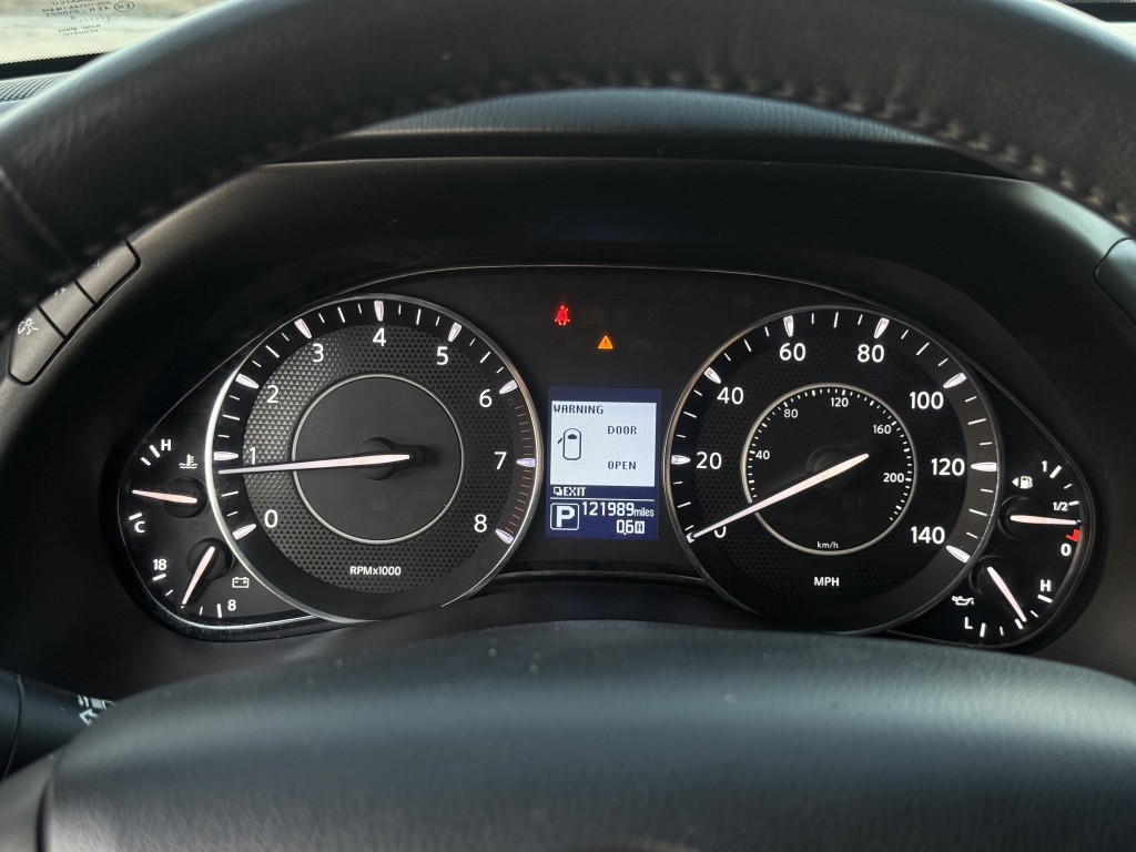 2017 Nissan Armada Image 17