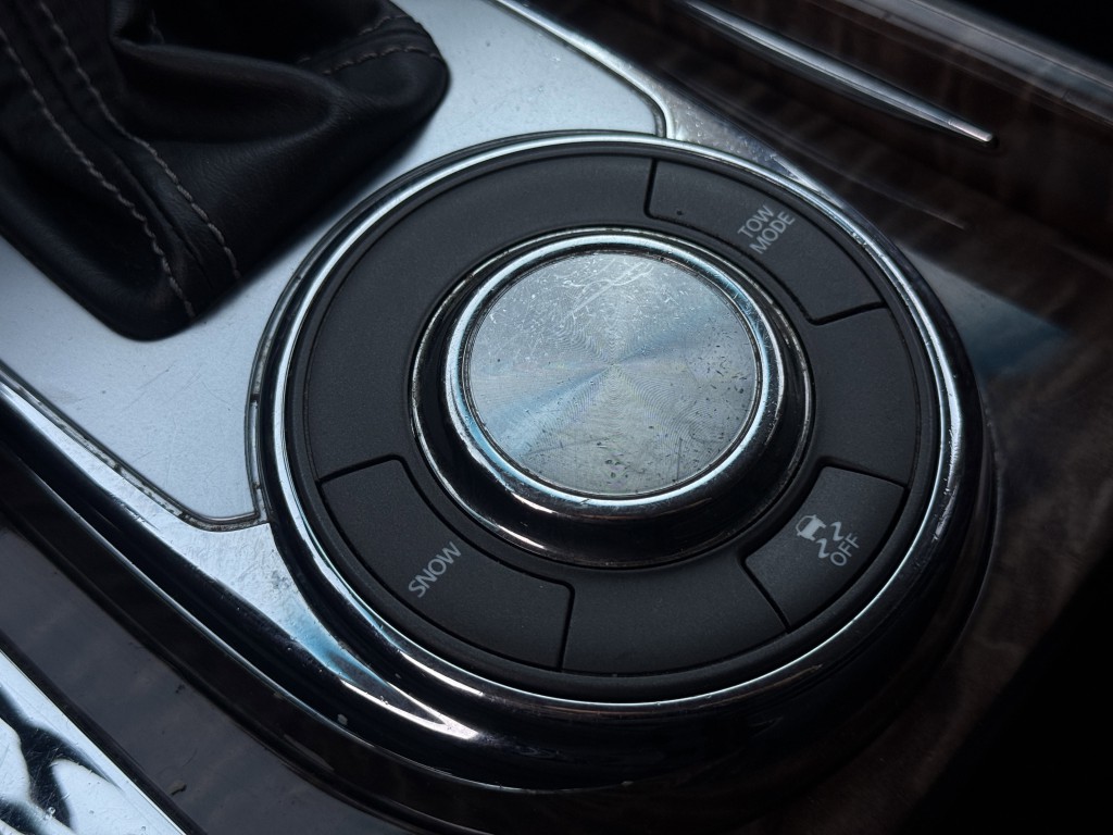 2017 Nissan Armada Image 18