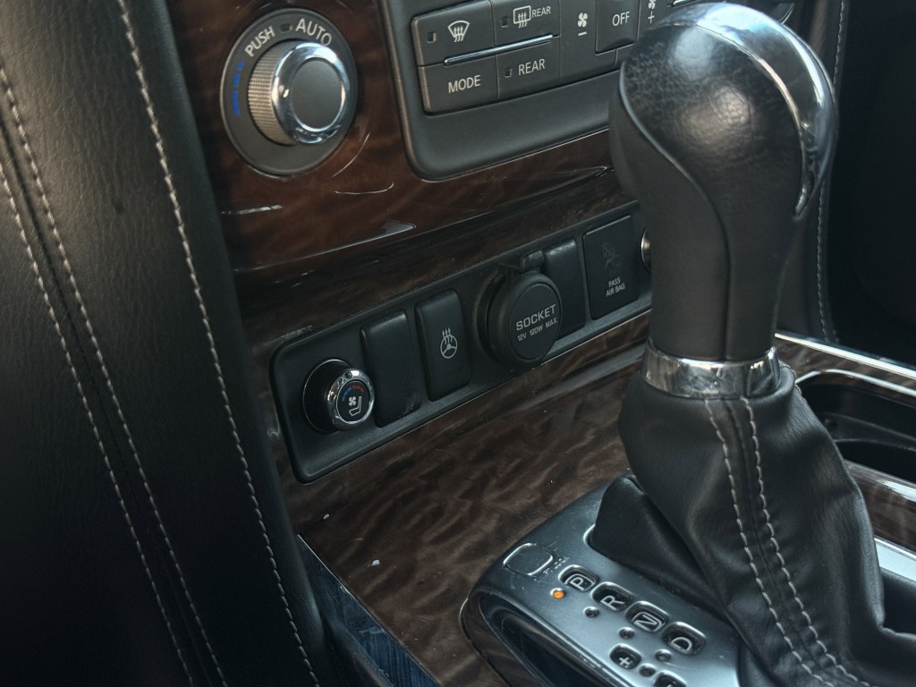 2017 Nissan Armada Image 20