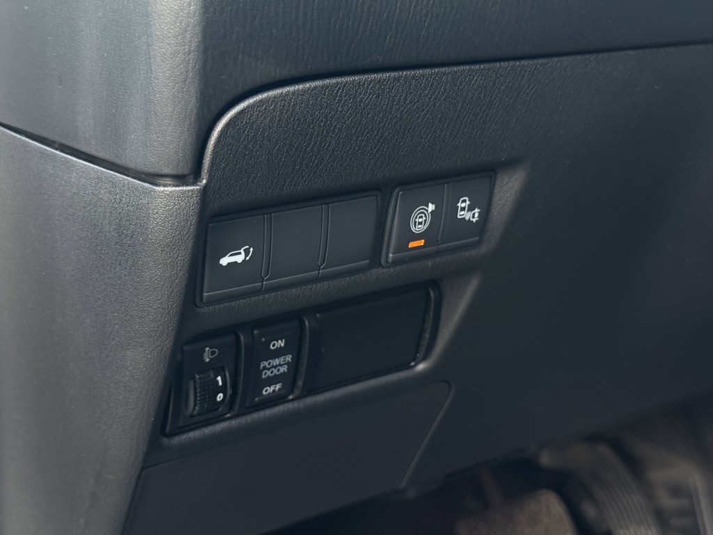 2017 Nissan Armada Image 22