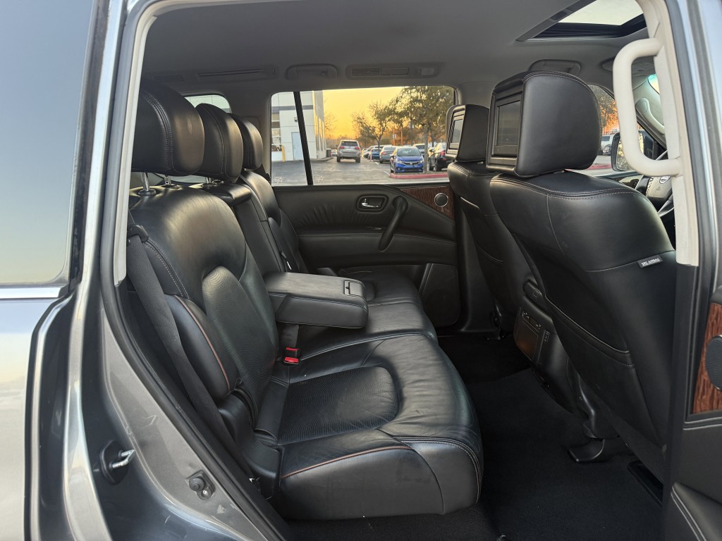2017 Nissan Armada Image 28