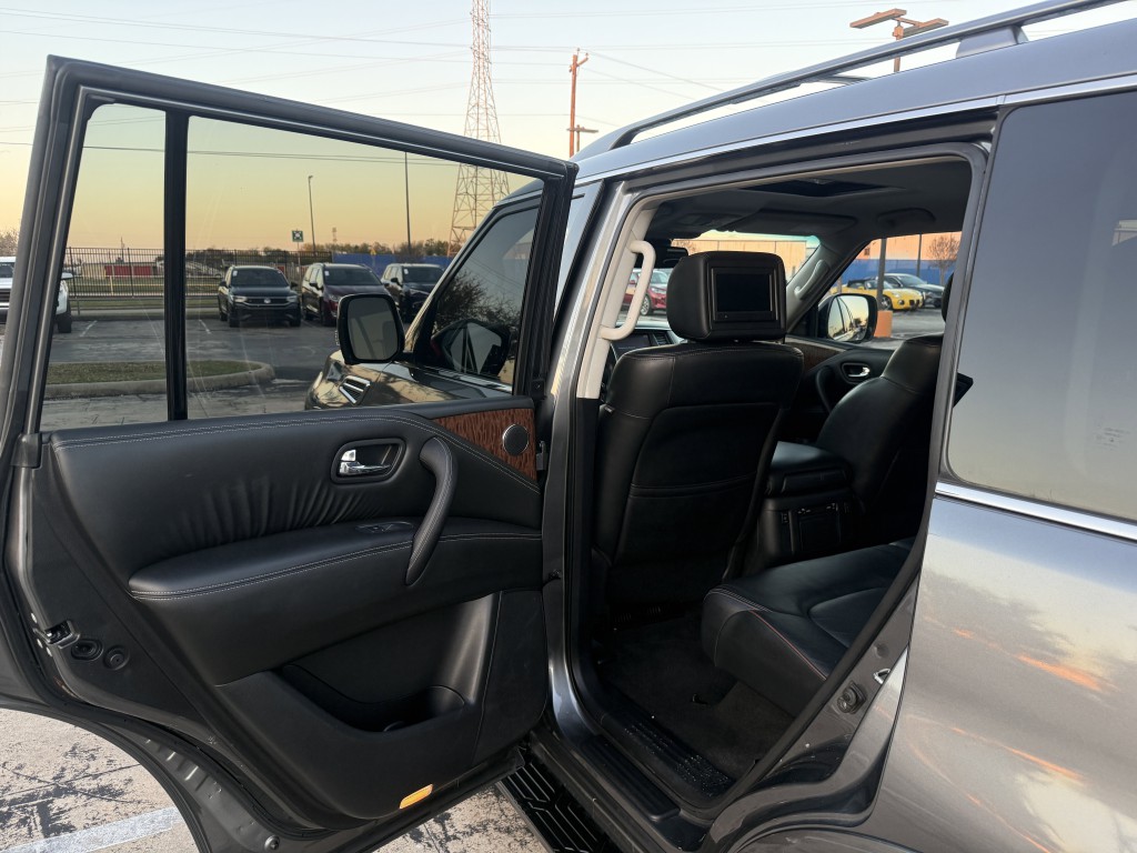 2017 Nissan Armada Image 32