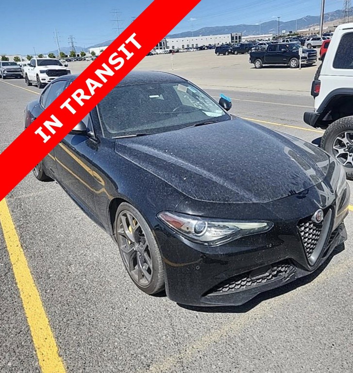 2020 Alfa Romeo Giulia Image 1