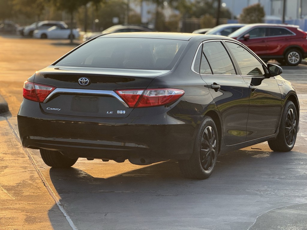 2015 Toyota Camry Image 10