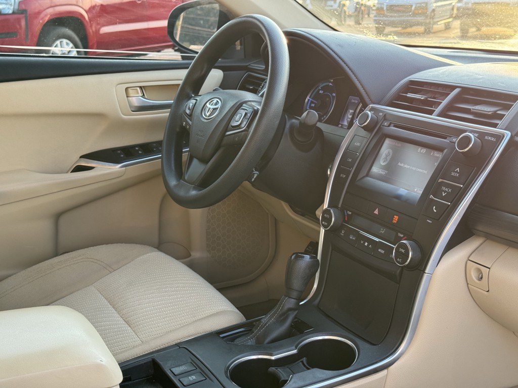 2015 Toyota Camry Image 12