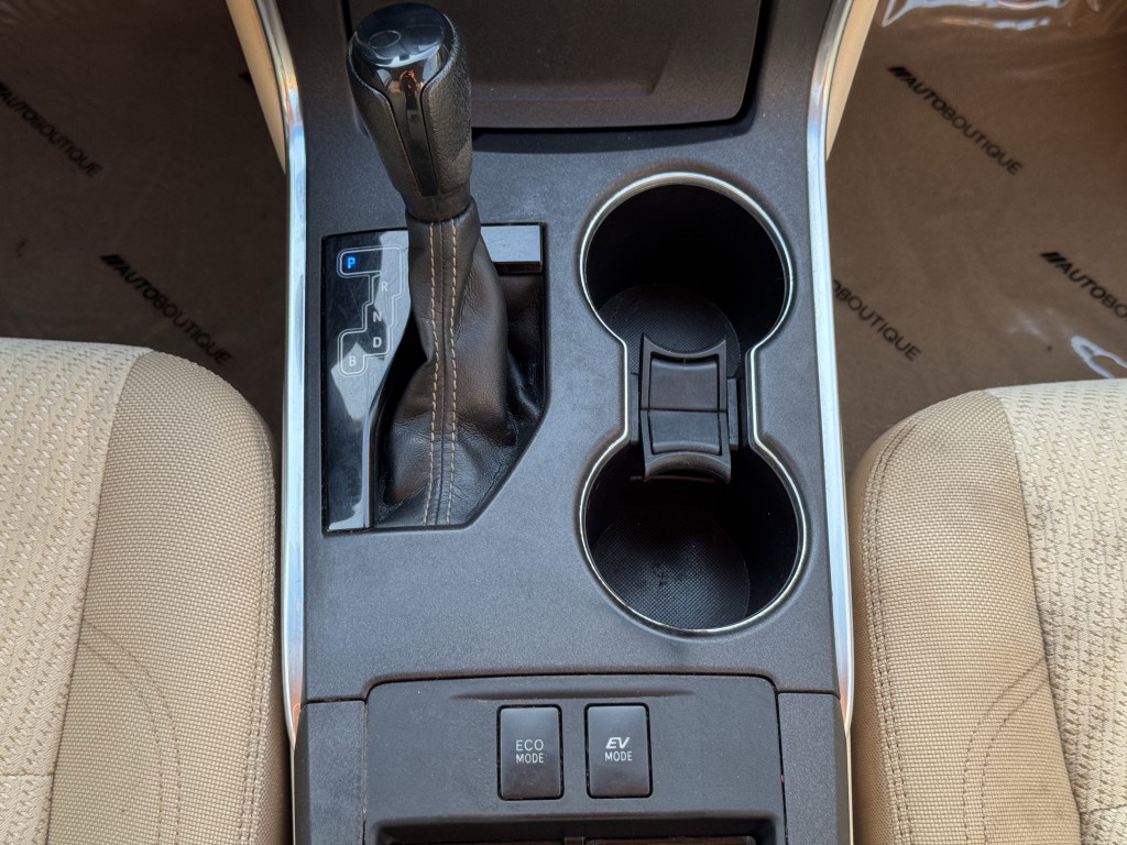2015 Toyota Camry Image 18