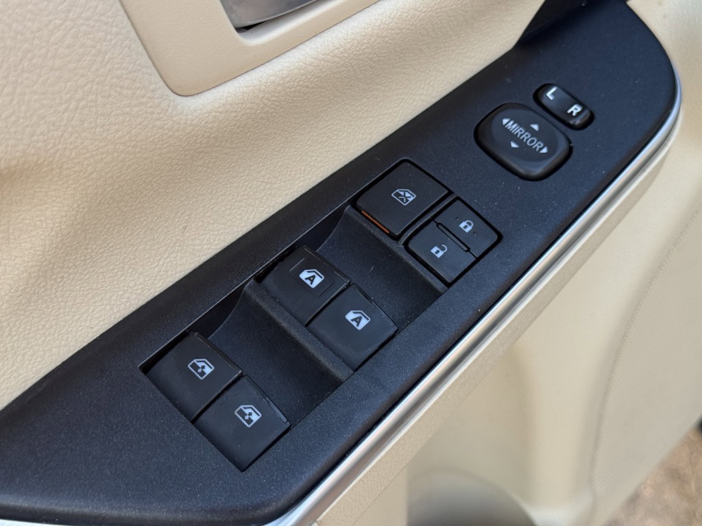 2015 Toyota Camry Image 19