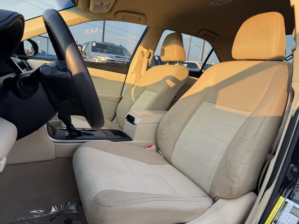 2015 Toyota Camry Image 20