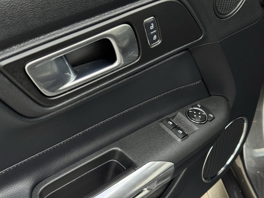 2018 Ford Mustang Image 20