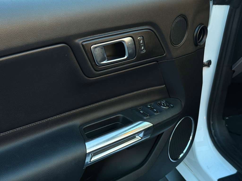 2019 Ford Mustang Image 28