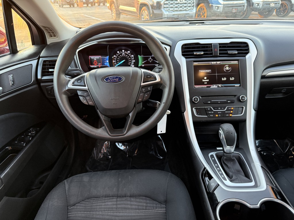 2016 Ford Fusion Image 14