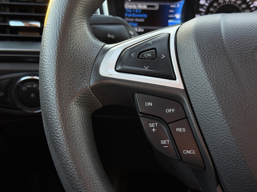 2016 Ford Fusion Image 16