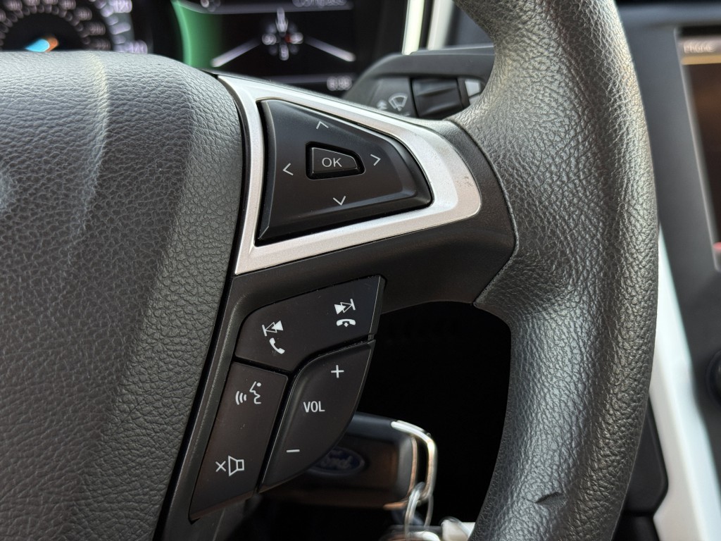 2016 Ford Fusion Image 17