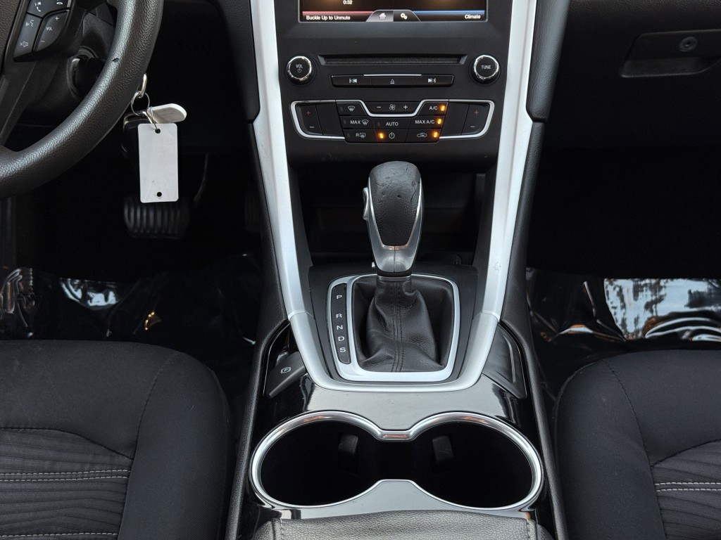 2016 Ford Fusion Image 20